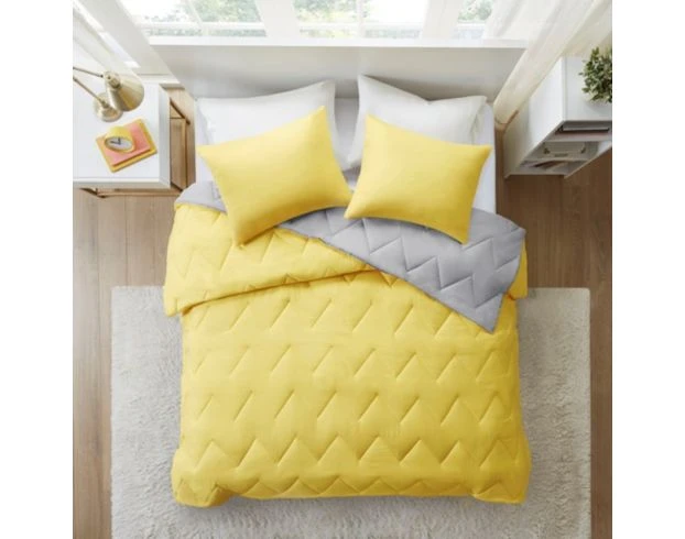 Hampton Hill Trixie Yellow 3-Piece Full/Queen Comforter Set 8 Hampton Hill Trixie Yellow 3-Piece Full/Queen Comforter Set - Image 8