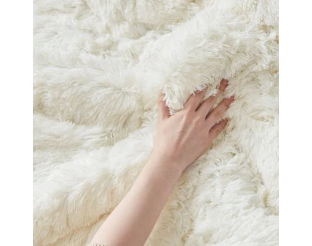 Hampton Hill Malea Ivory 2-Piece Twin/Twin XL Comoforter Set 6 Hampton Hill Malea Ivory 2-Piece Twin/Twin XL Comoforter Set - Image 6